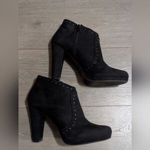 Report•Remi Women's Black Faux Suede Studded Ankle Booties With Zipper•Size:9.5